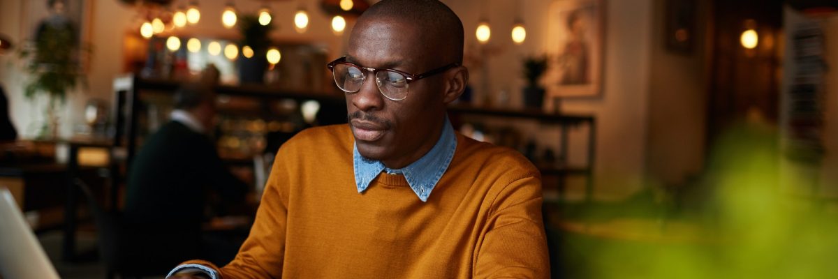 Blogger in Coffee Shop