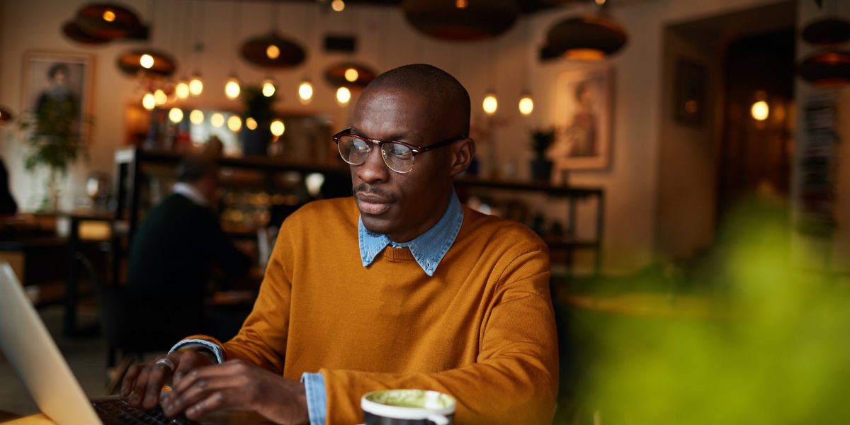 Blogger in Coffee Shop